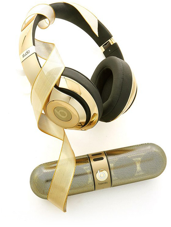beats pill black and gold