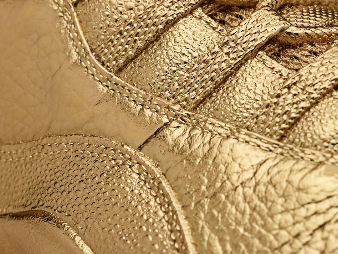 SBD - Closer Look at Drake s Solid Gold New 24K Gold Air Jordan 10 s - Nike  Air Jordan 1 High Retro Co Japan Grau Metallic Silver Größe 44 Neu mit OVP  White 824371
