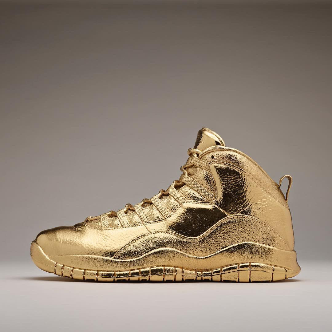 all gold nike shoes